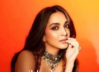 महरूम हैं बच्चे फ़क़त हर दिन निवाले के लिए 140 words shayari, महरूम हैं बच्चे फ़क़त हर दिन निवाले के लिए 140 words shayari, महरूम हैं बच्चे फ़क़त हर दिन निवाले के लिए , और वहाँ सैय्याद बन बैठा सियासी जेबें भरता रोज़ है । बहुत दूर तक असर करती हैं वो सदायें , जो अँधेरों में घुट घुट के मरती हैं ।